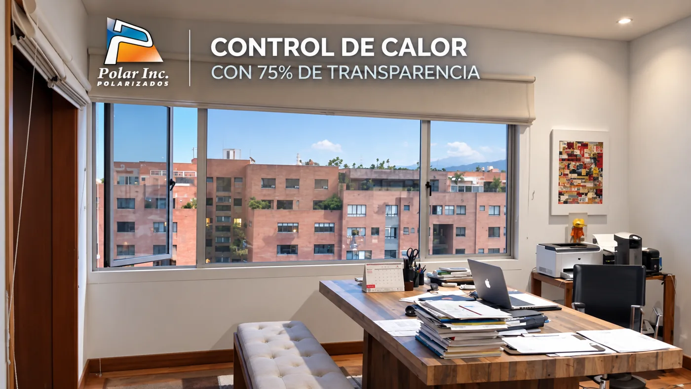 Oficina con película de control de calor en ventanas con 75% de transparencia, instalada por Polar Inc.